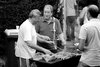 Préparation des grillades en soirée